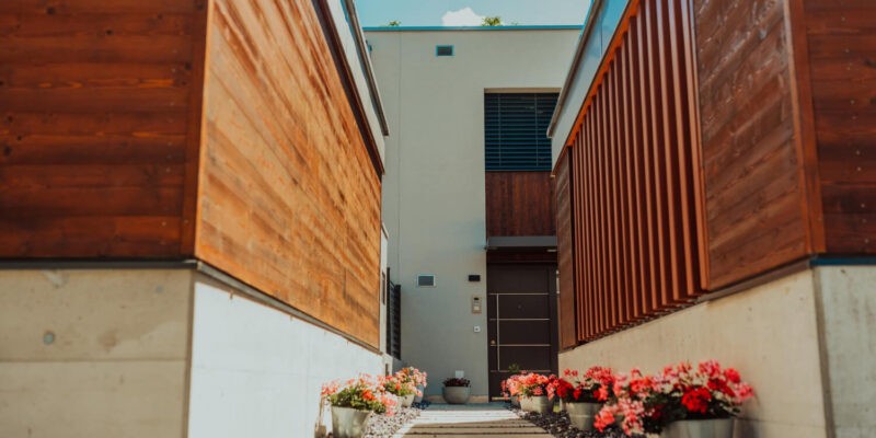 Enjoliver sa maison avec une façade en bois