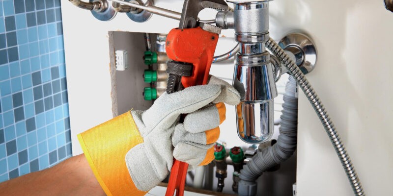 Travaux de plomberie : quels sont les principaux outils utilisés par les plombiers ? 